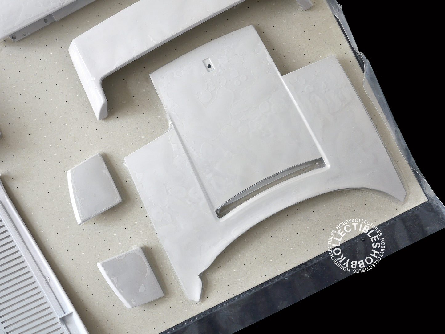 Pocher Rivarossi 1/8 Ferrari Testarossa Spider Metal Body K52 White Color Plastic Model Kit