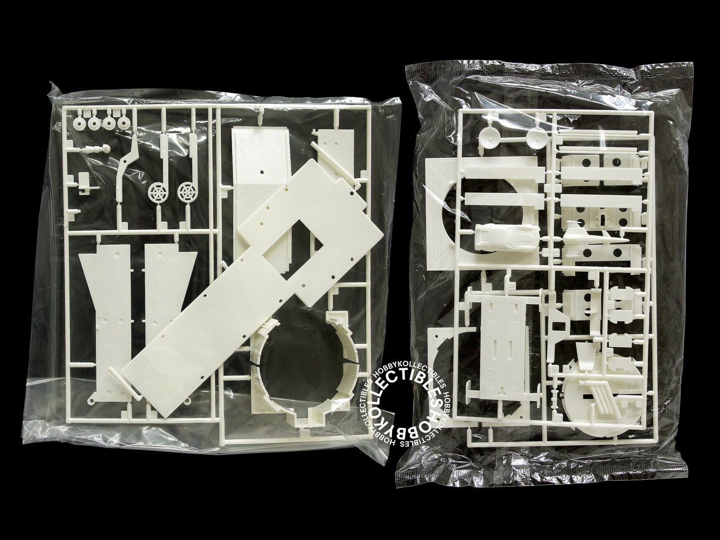 Aoshima UFO Shado Moon 40cm Long Model Kit