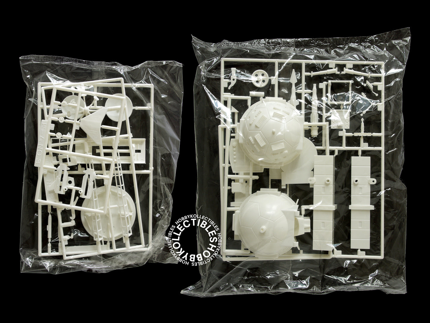 Aoshima UFO Shado Moon 40cm Long Model Kit