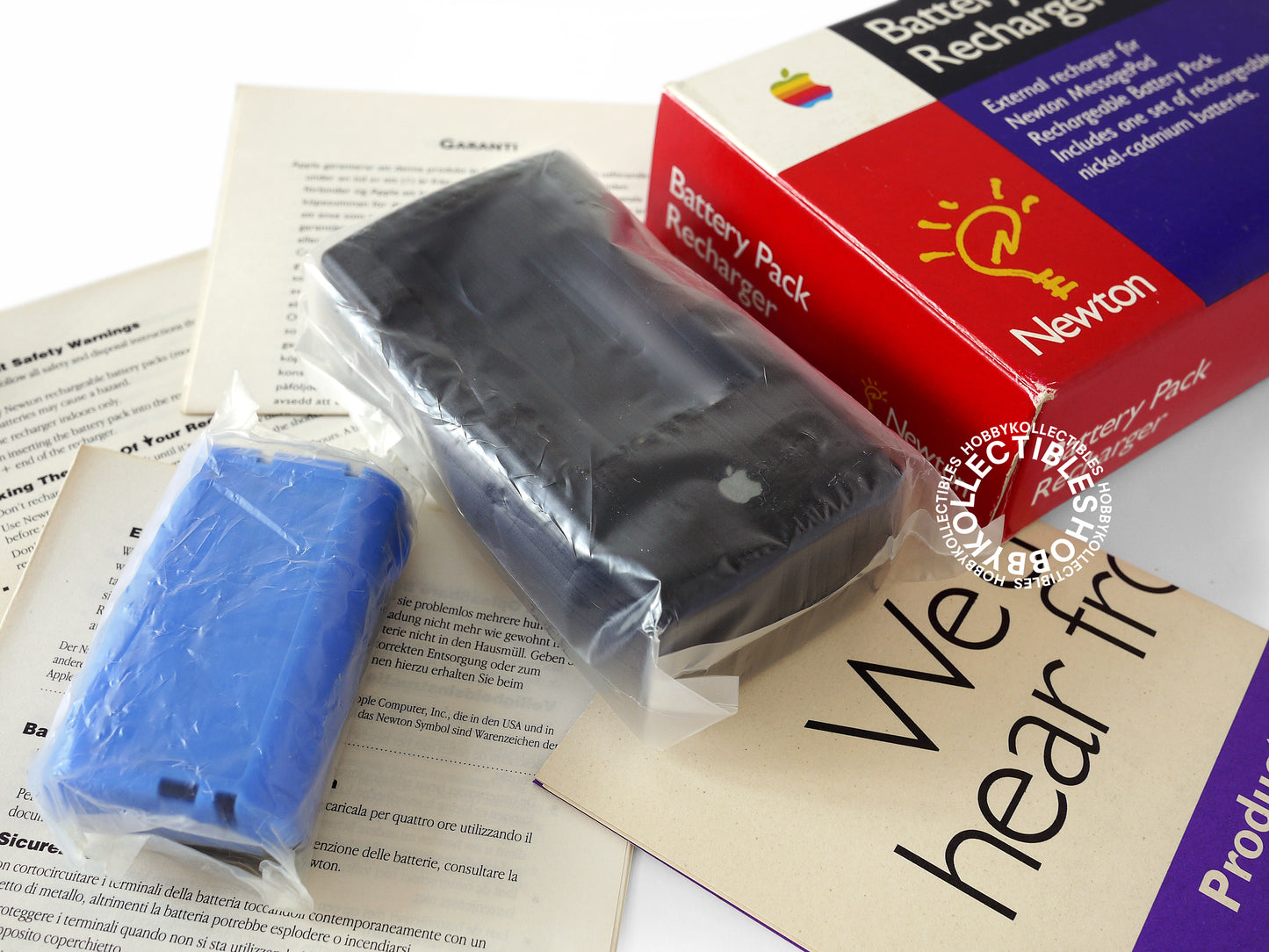 Lot (C) - Apple Vintage Leather Case for Newton MessagePad 110 + MISC Accessories