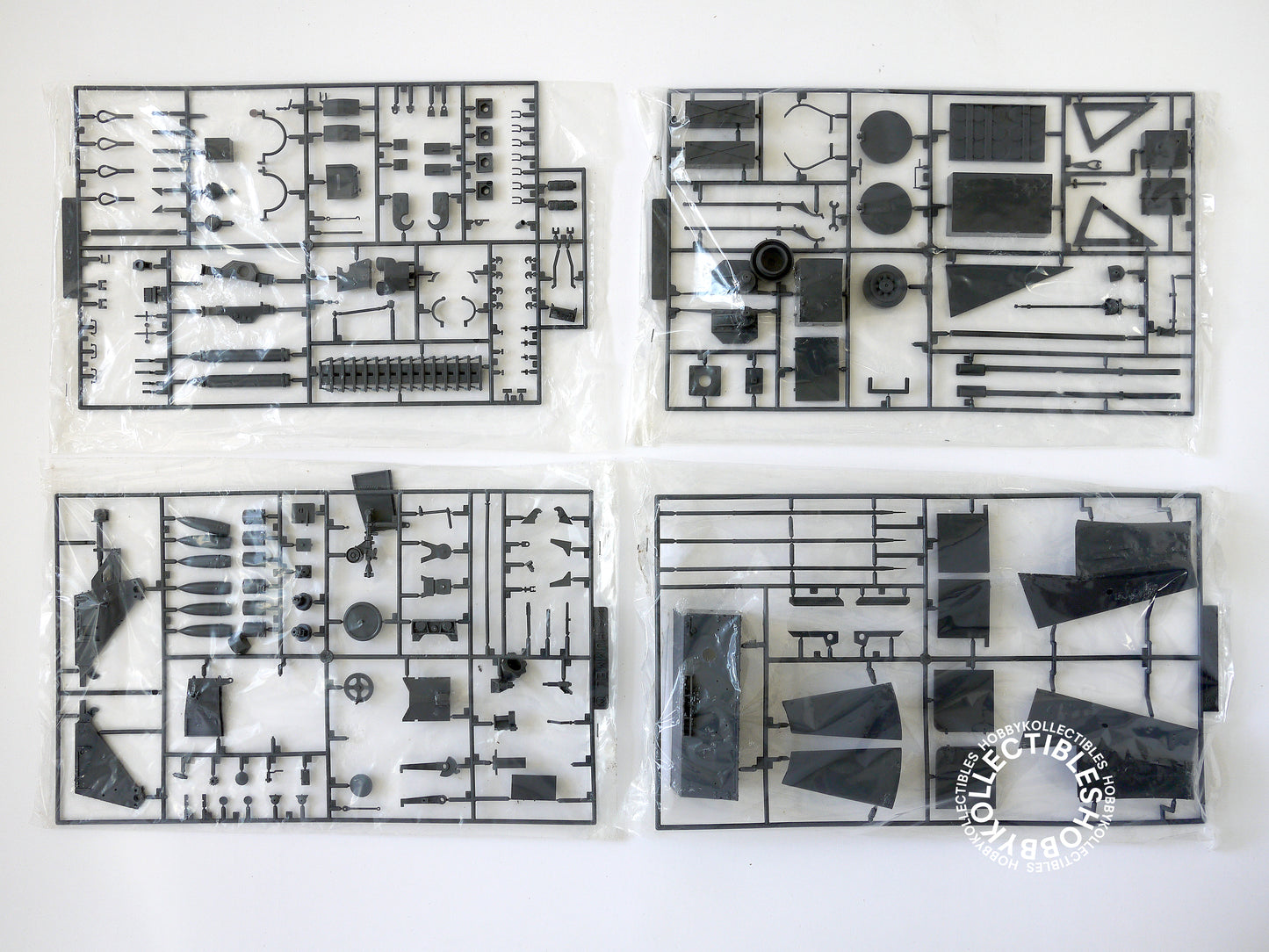 (SOLD) Bandai 1/15 Motorised German 150mm Howitzer S.P.IV Hummel Tank