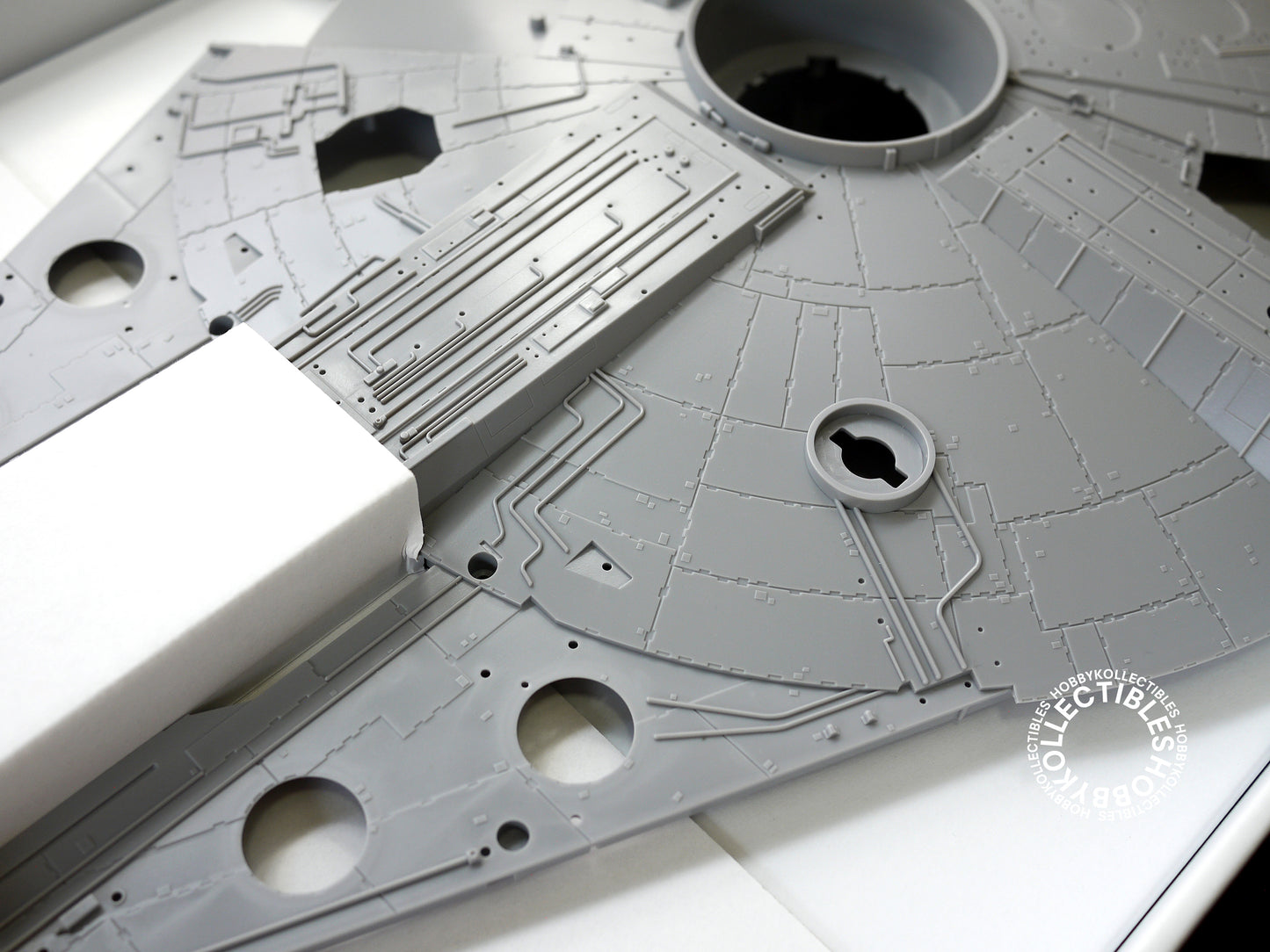 FineMolds Star Wars 1/72 Millennium Falcon SW-6 Model Kit