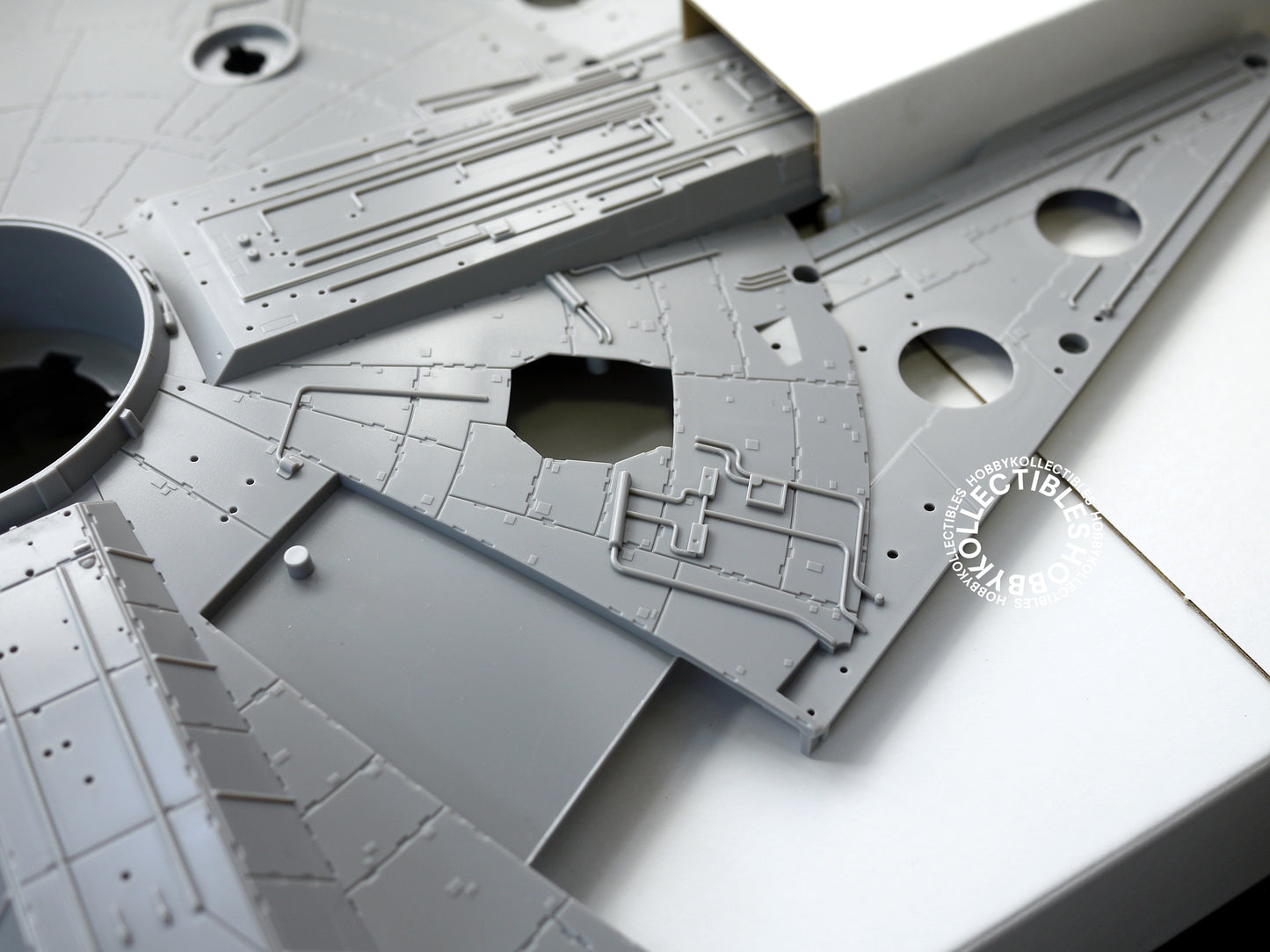 FineMolds Star Wars 1/72 Millennium Falcon SW-6 Model Kit