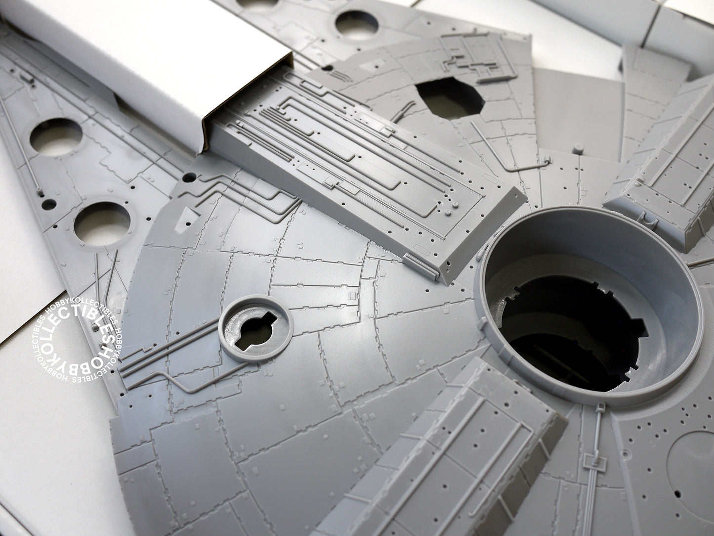 FineMolds Star Wars 1/72 Millennium Falcon SW-6 Model Kit