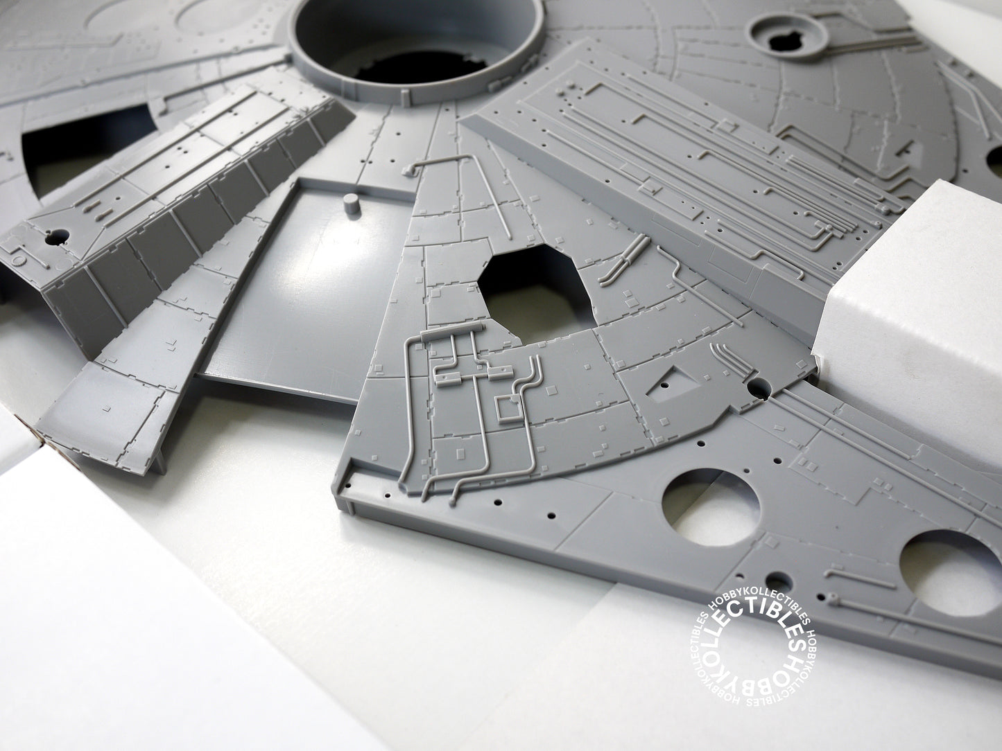 FineMolds Star Wars 1/72 Millennium Falcon SW-6 Model Kit