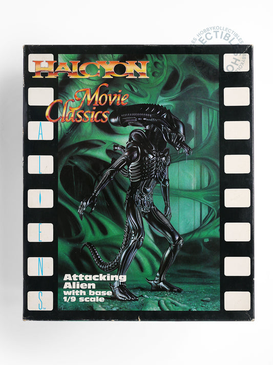 Halcyon Vintage 1/9 Attacking Alien Plastic Model Kit