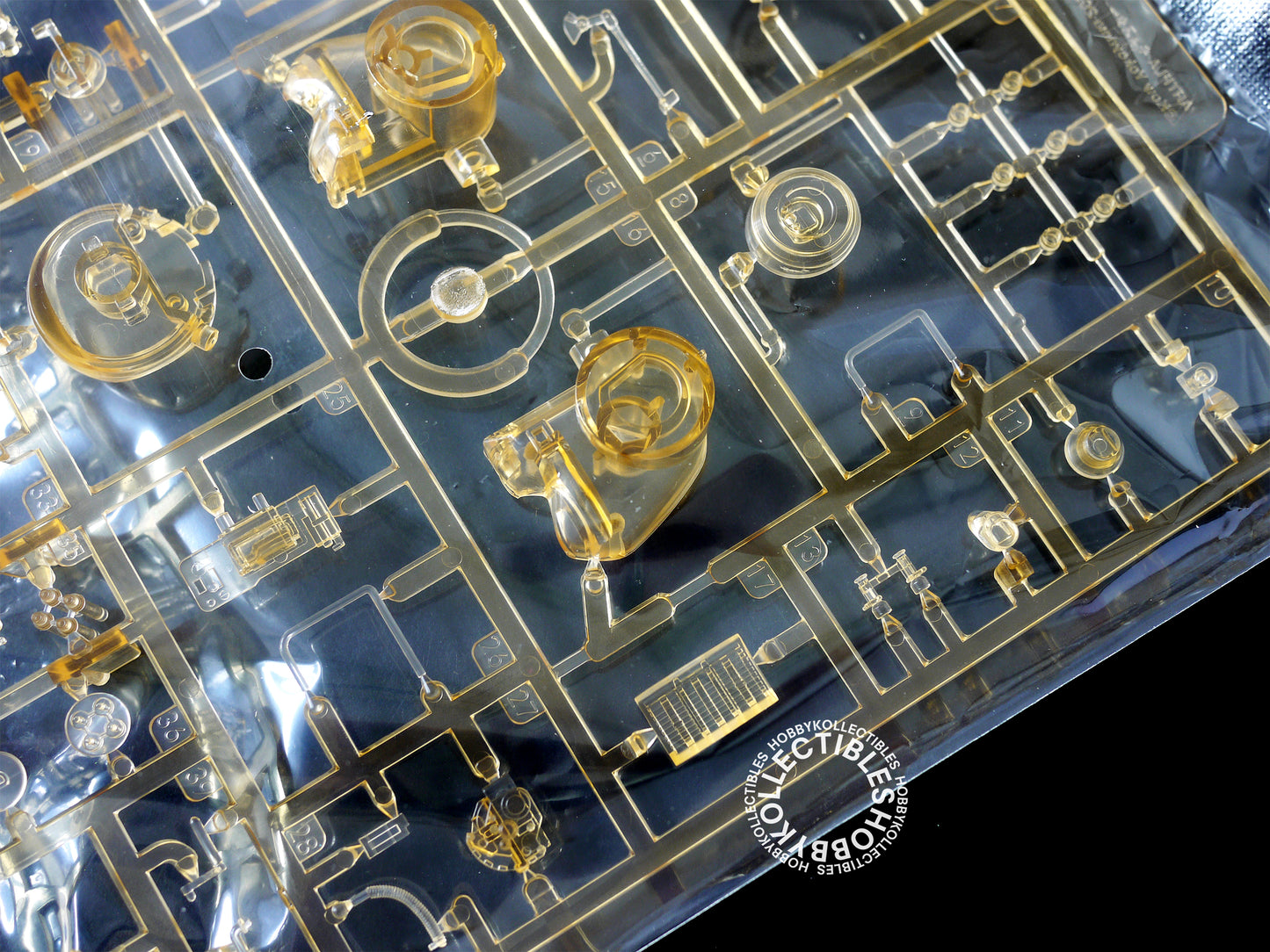 Kaiyodo Ma.K Mecha 1/35 Kuster Clear Limited Edition Model Kit