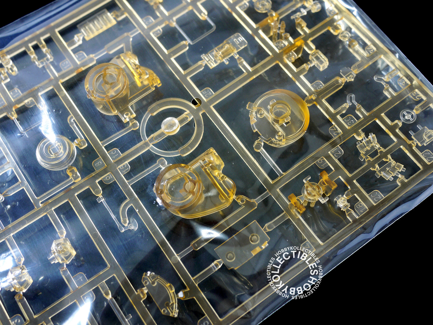 Kaiyodo Ma.K Mecha 1/35 Kuster Clear Limited Edition Model Kit