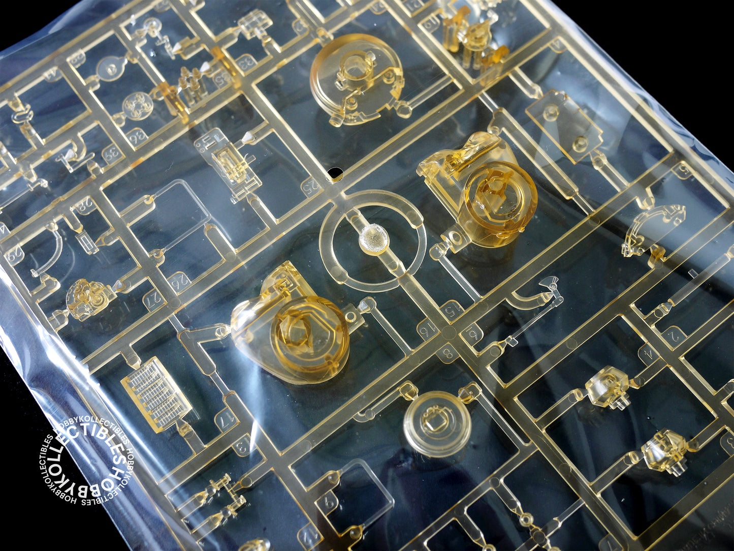 Kaiyodo Ma.K Mecha 1/35 Kuster Clear Limited Edition Model Kit