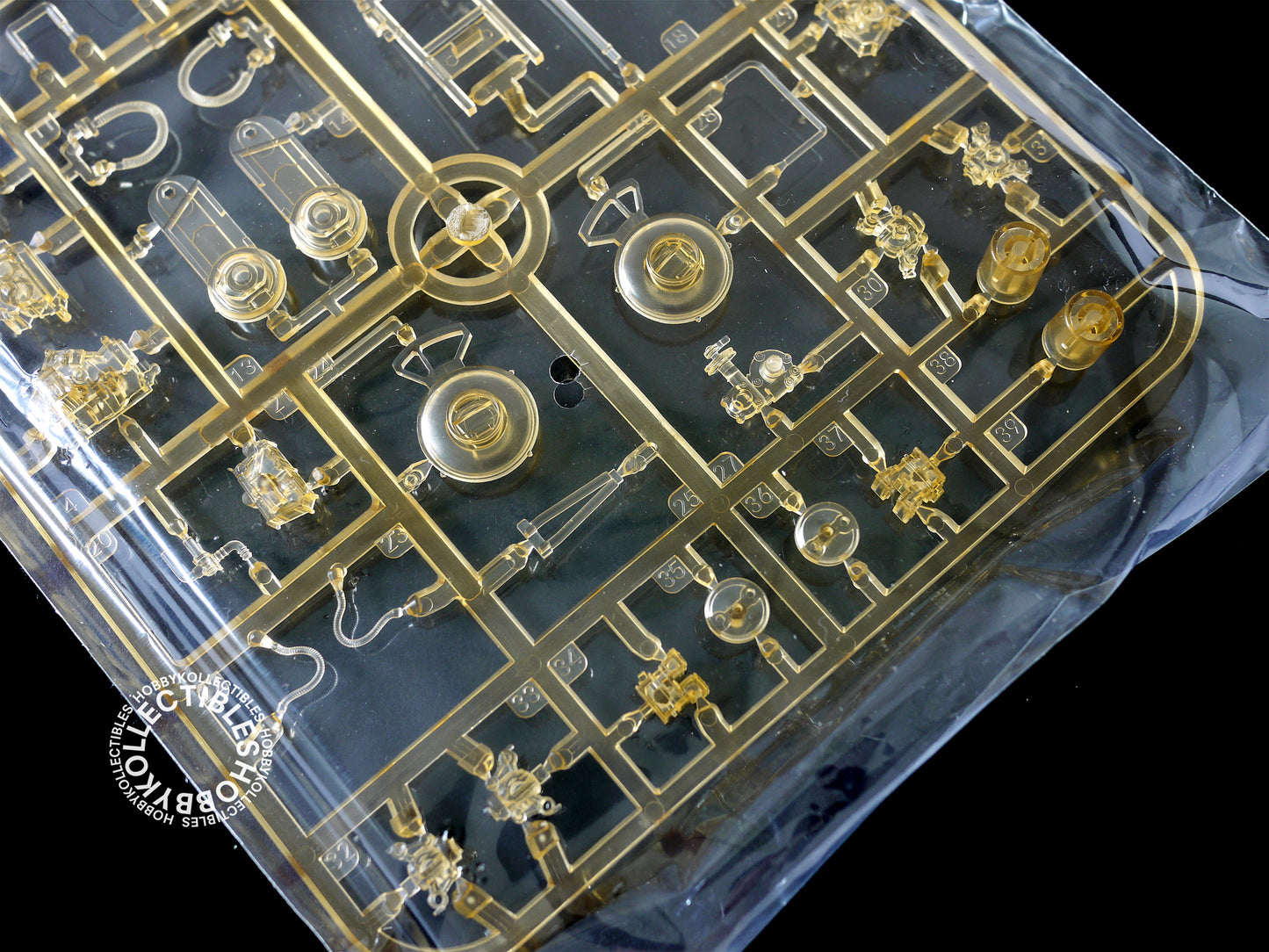 Kaiyodo Ma.K Mecha 1/35 Kuster Clear Limited Edition Model Kit