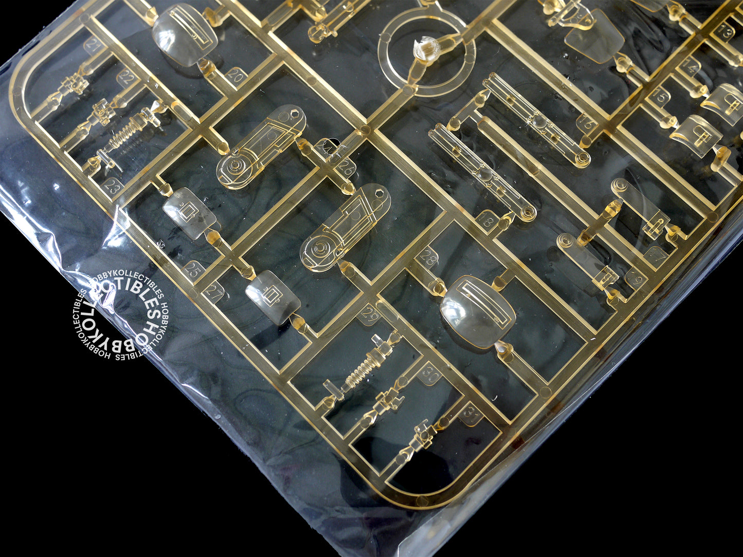 Kaiyodo Ma.K Mecha 1/35 Kuster Clear Limited Edition Model Kit