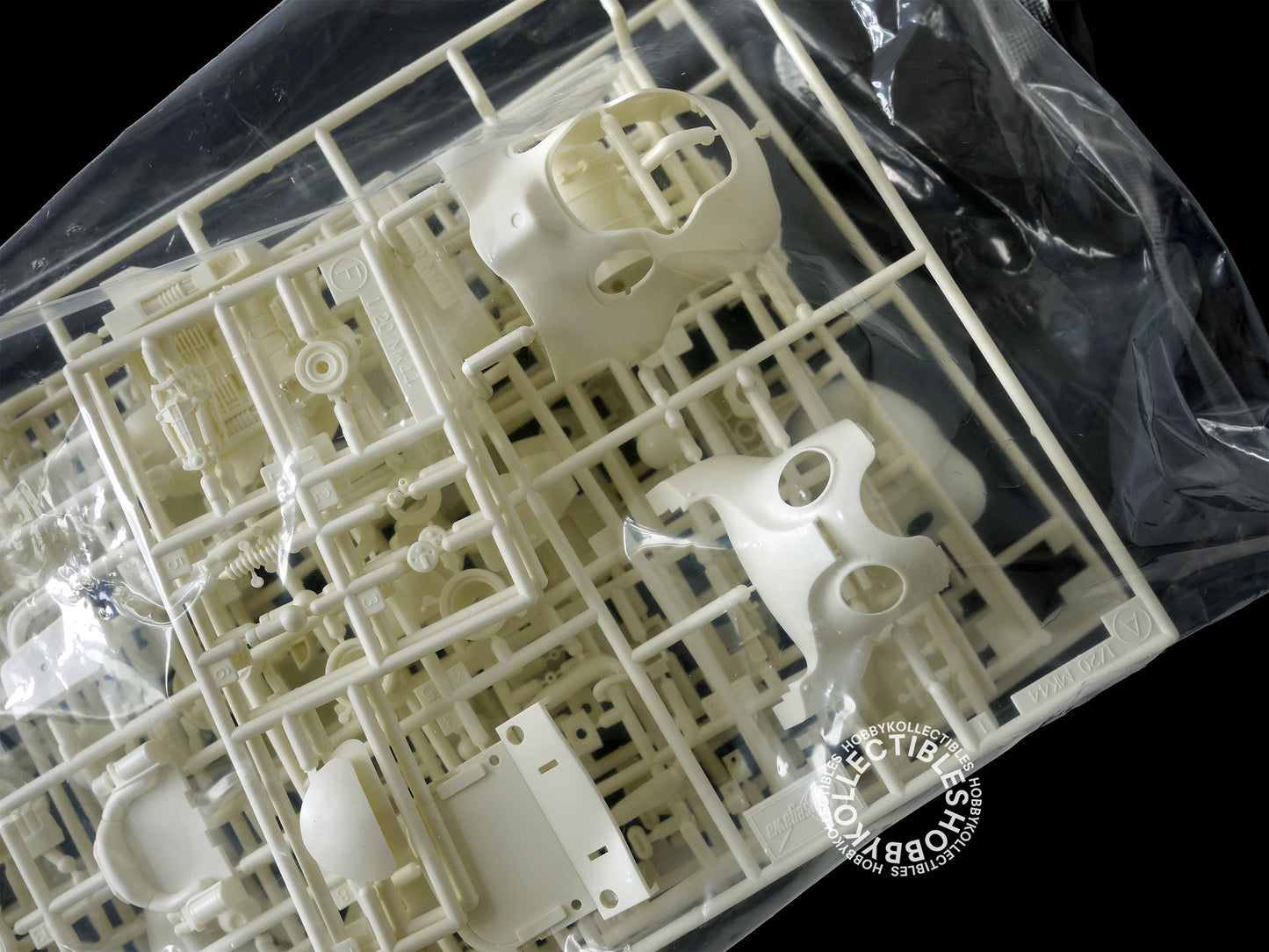 Ma.K Love Love Garden Robot Battle 1/20 BlackKnight Resin/Plastic Model Kit
