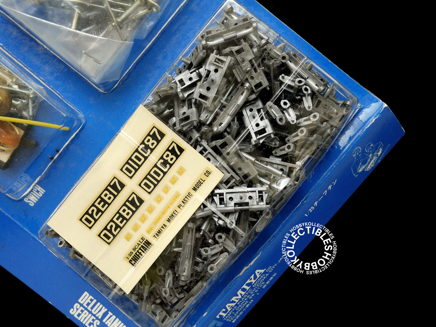 Tamiya Vintage 1/25 Motorised Chieftain Tank Model Kit