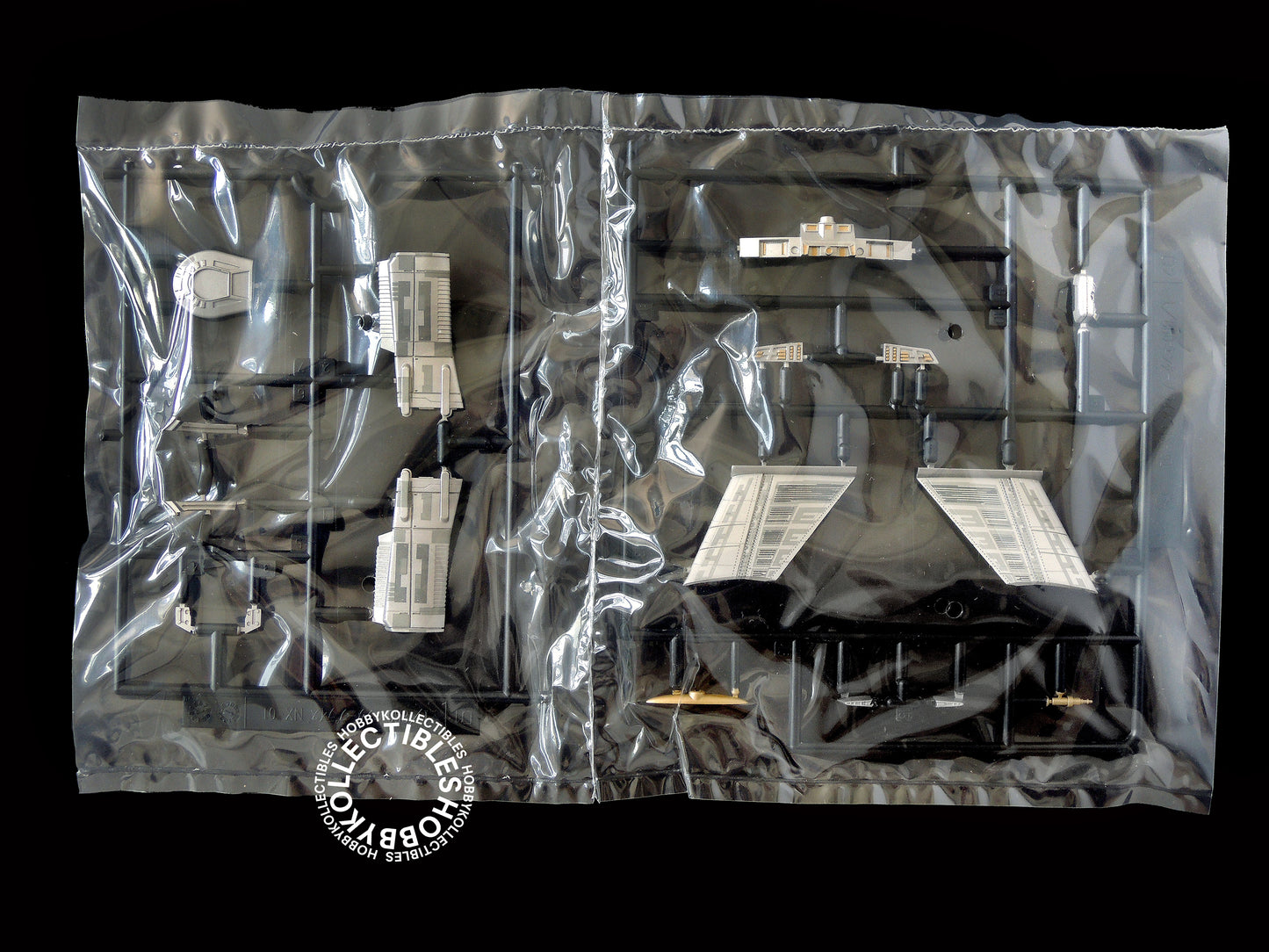 Bandai Star Trek 1/850 Enterprise NX-01 Pre-Painted + Light Up Model Kit