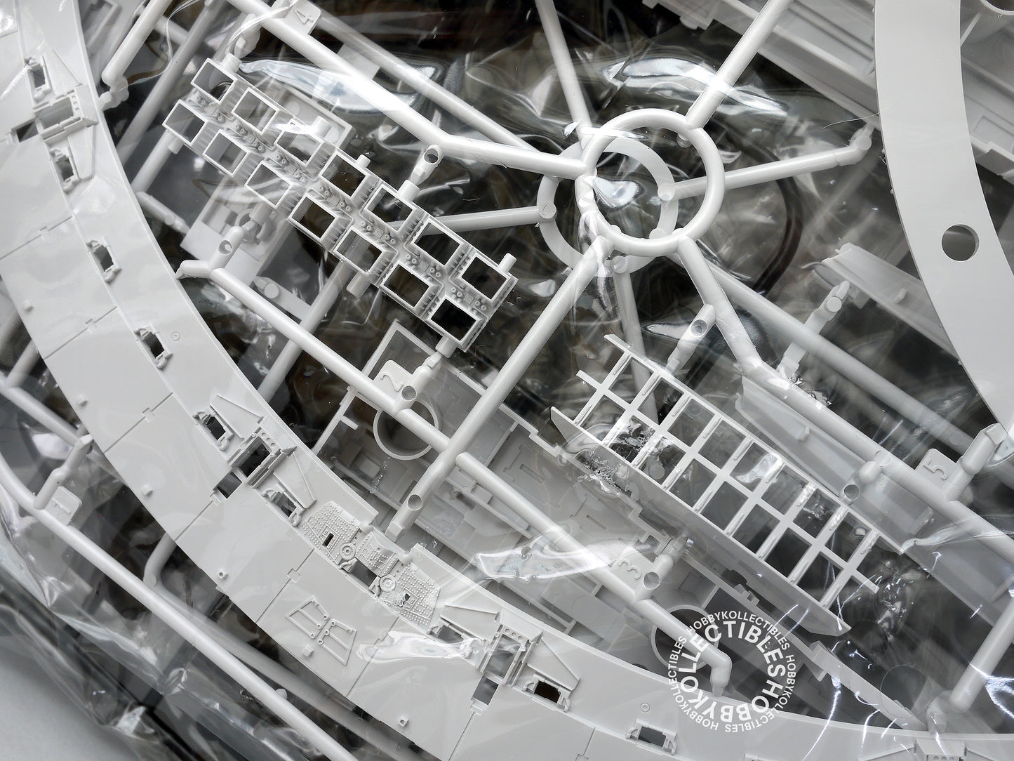 Bandai Star Wars 1/72 Millennium Falcon Premium Version w/ LED Lights Model Kit