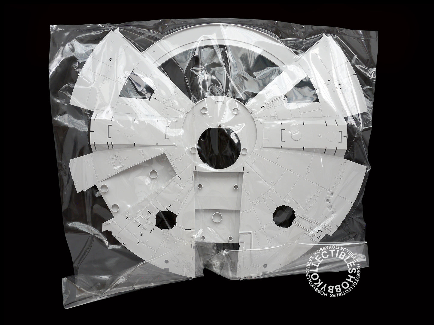 Bandai Star Wars 1/72 Millennium Falcon Premium Version w/ LED Lights Model Kit