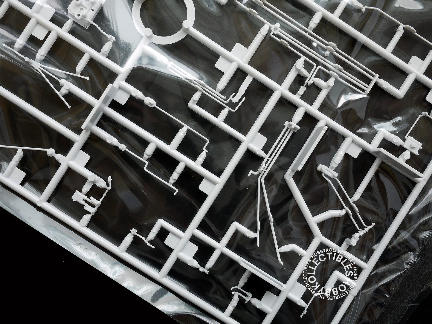 Bandai Star Wars 1/72 Millennium Falcon Premium Version w/ LED Lights Model Kit