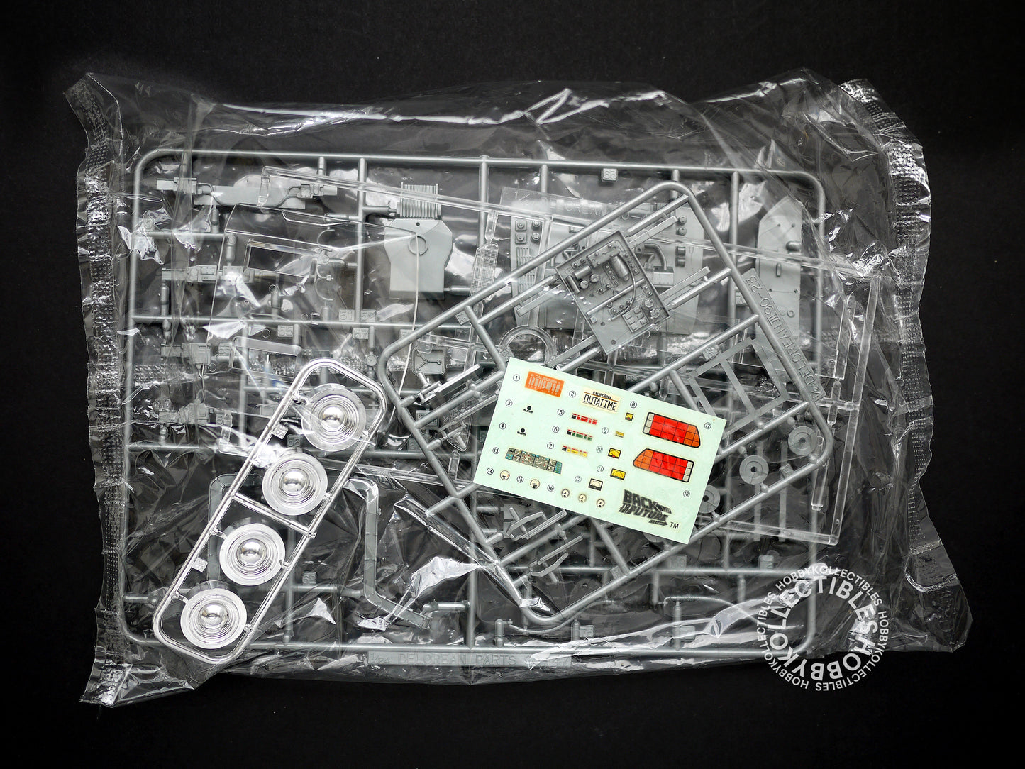 Aoshima 1/24 Back to the Future Car Part III Type Doc Brown’s DeLorean Plastic Model Kit