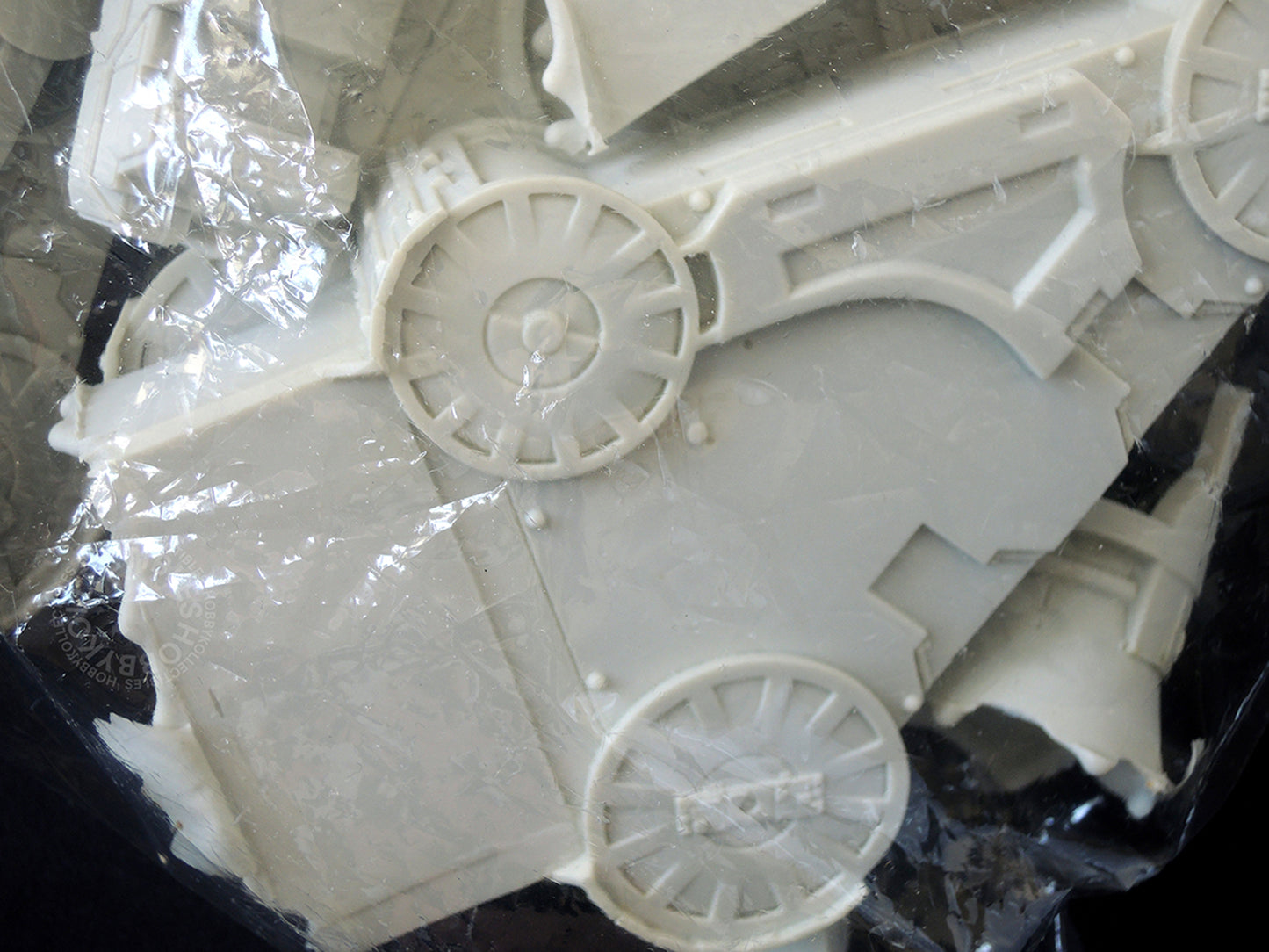 ArgoNauts 1/35 Terminator Hunter Killer Tank Vinyl Model Kit(INCOMPLETE - MISSING PARTS)