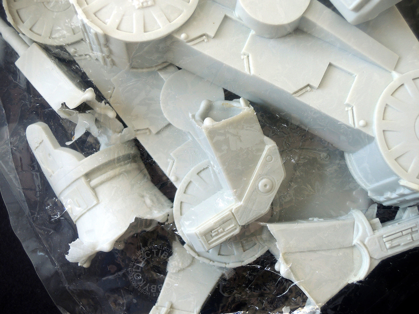 ArgoNauts 1/35 Terminator Hunter Killer Tank Vinyl Model Kit(INCOMPLETE - MISSING PARTS)