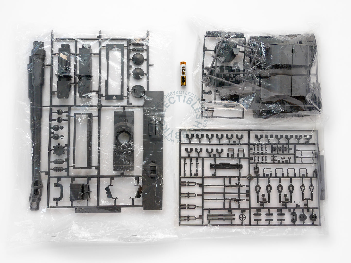 Bandai 1/15 Motorised German Tiger I Tank Remote Control Model KIt
