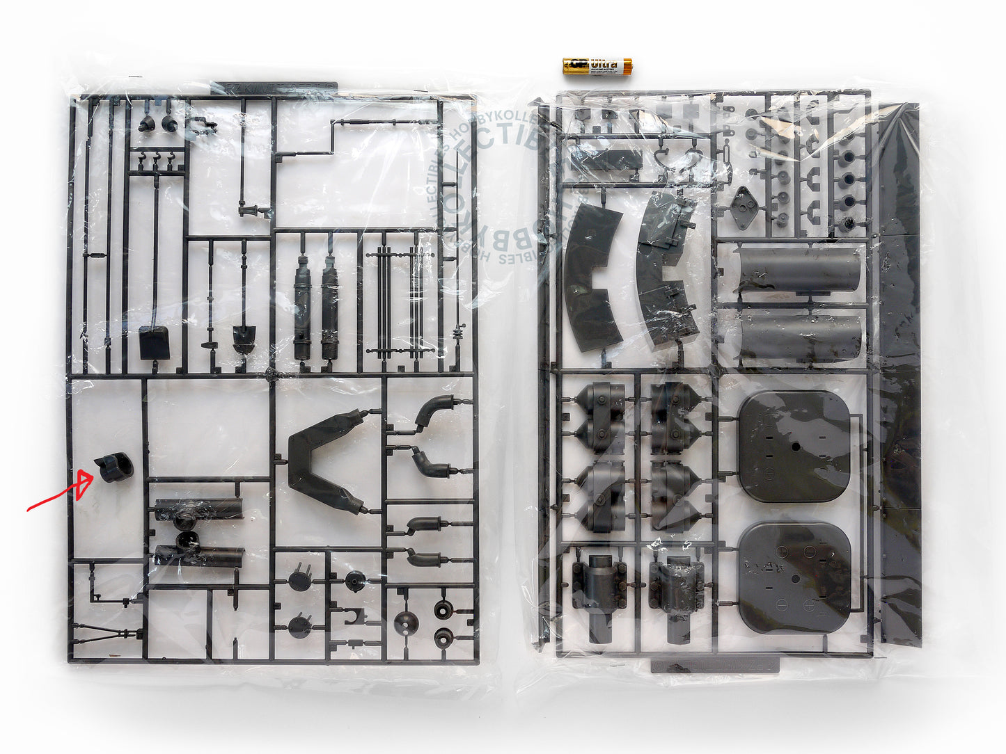 Bandai 1/15 Motorised German Tiger I Tank Remote Control Model KIt