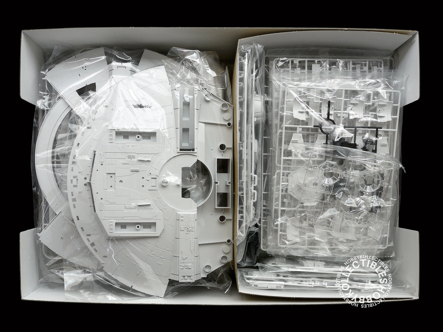 Bandai Star Wars 1/72 Millennium Falcon Premium Version w/ LED Lights Model Kit