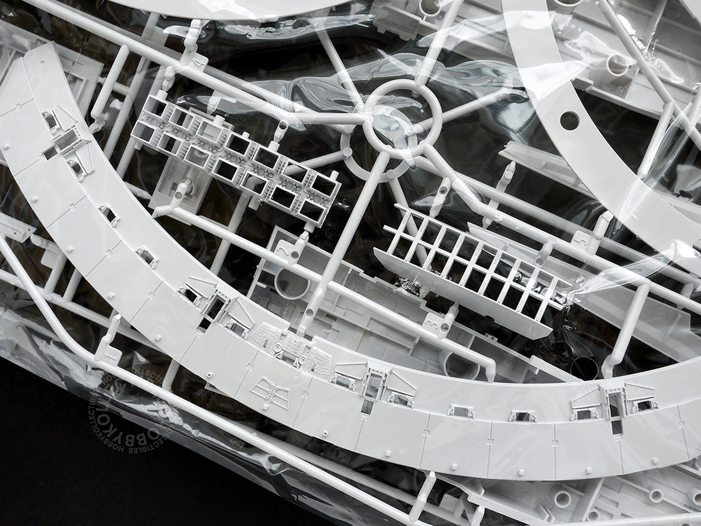 Bandai Star Wars 1/72 Millennium Falcon Premium Version w/ LED Lights Model Kit