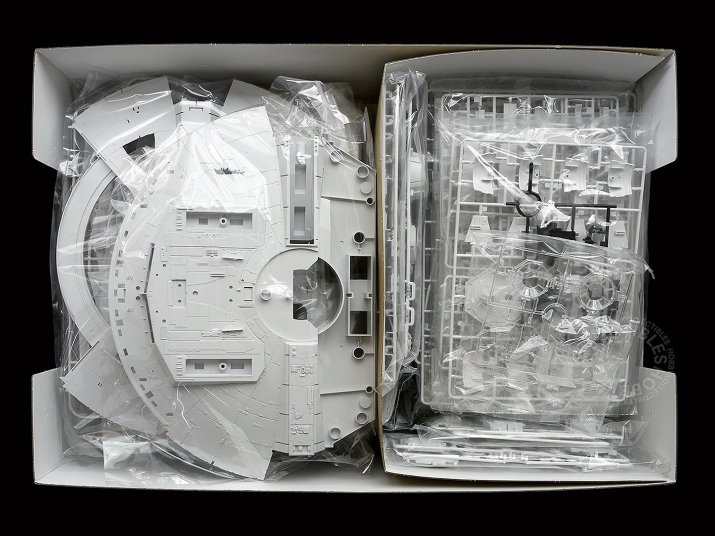 Bandai Star Wars 1/72 Millennium Falcon Premium Version w/ LED Lights Model Kit