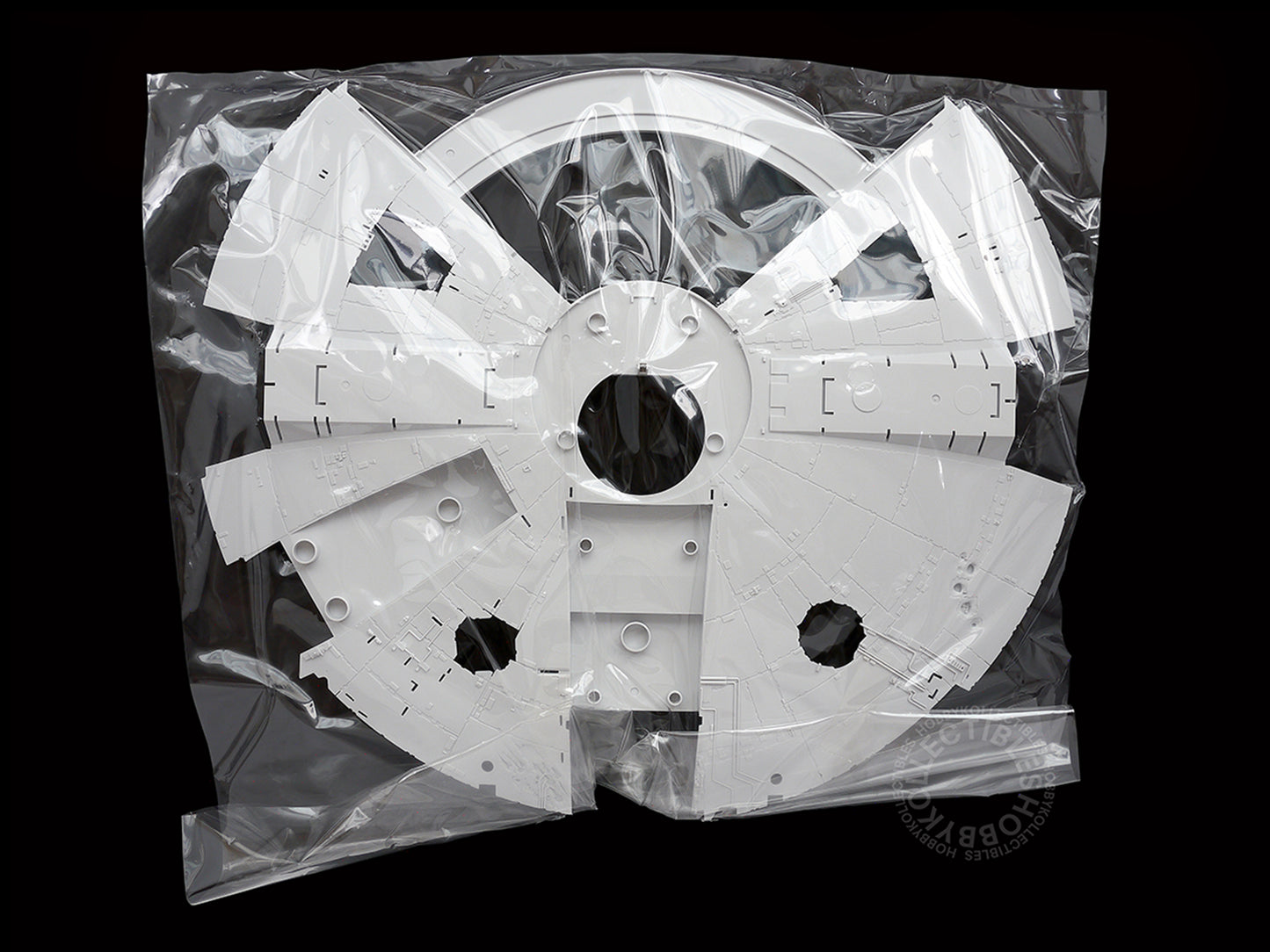 Bandai Star Wars 1/72 Millennium Falcon Premium Version w/ LED Lights Model Kit