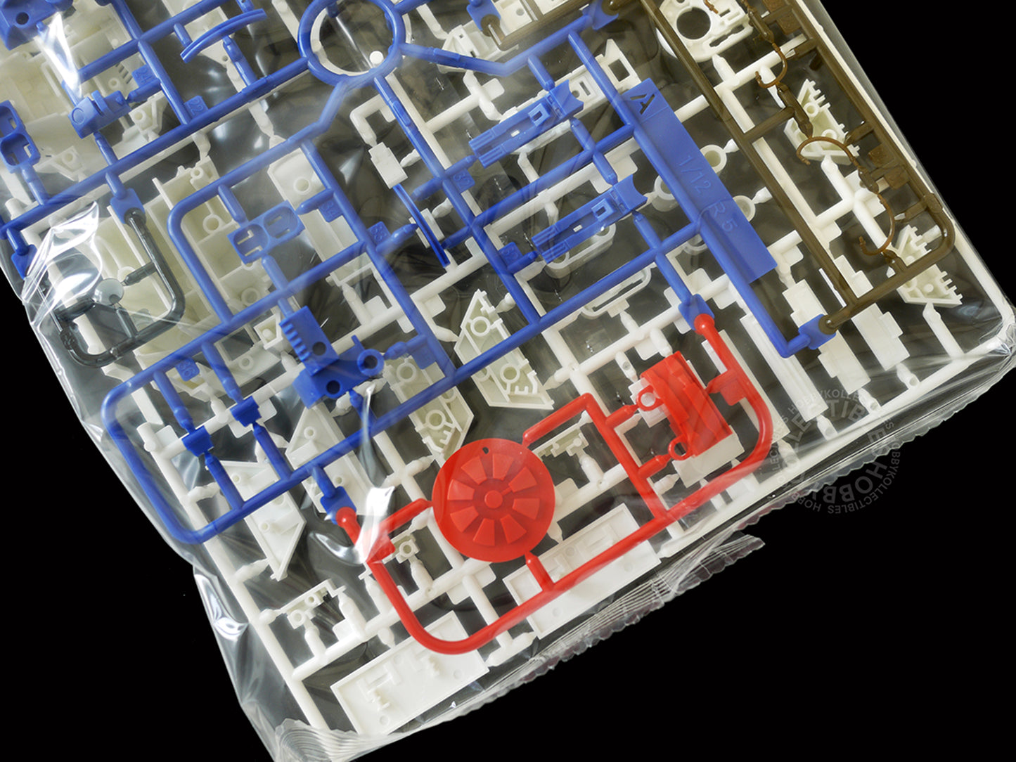 Bandai Star Wars 1/12 R2-D2 & R5-D4 Plastic Model Kit