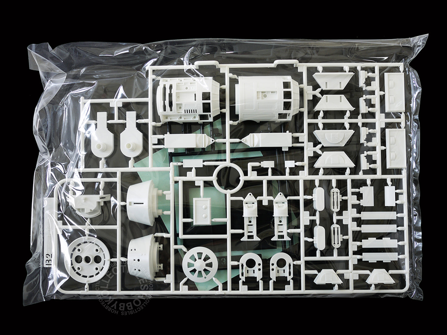 Bandai Star Wars 1/12 R2-D2 & R5-D4 Plastic Model Kit