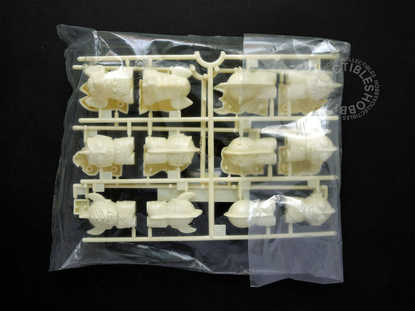 Bandai ウルトラマン Ultraman Club Cute Ultraman Vintage Chess Model Kit