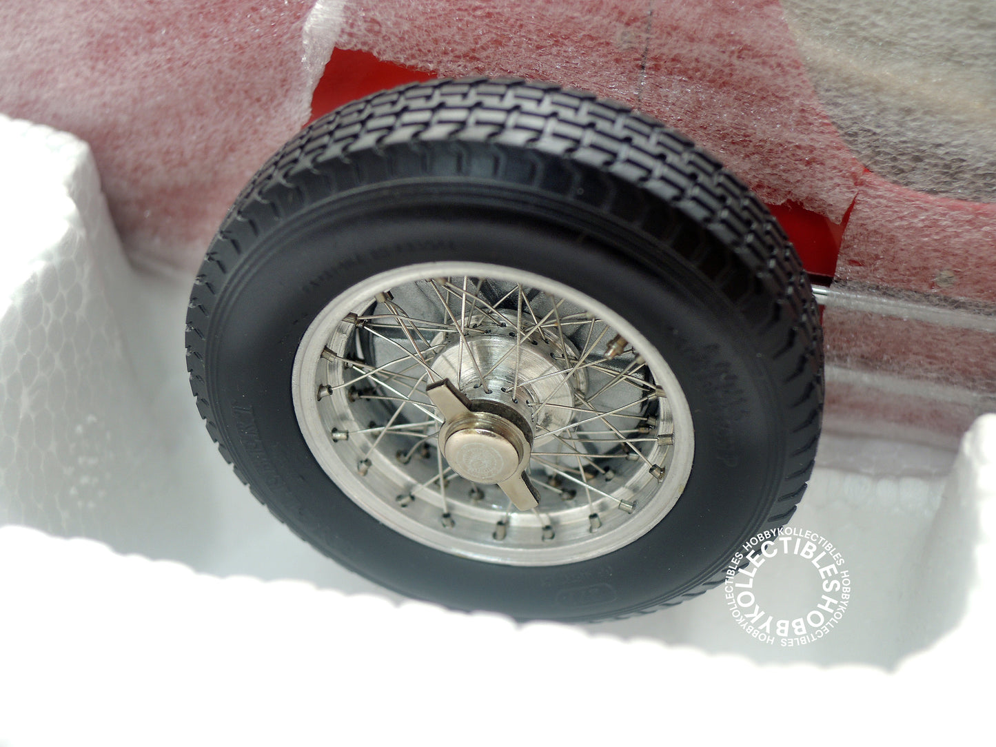 CMC 1/18 Ferrai 500 F2 M-056 Diecast Model Car (Minor Issue)