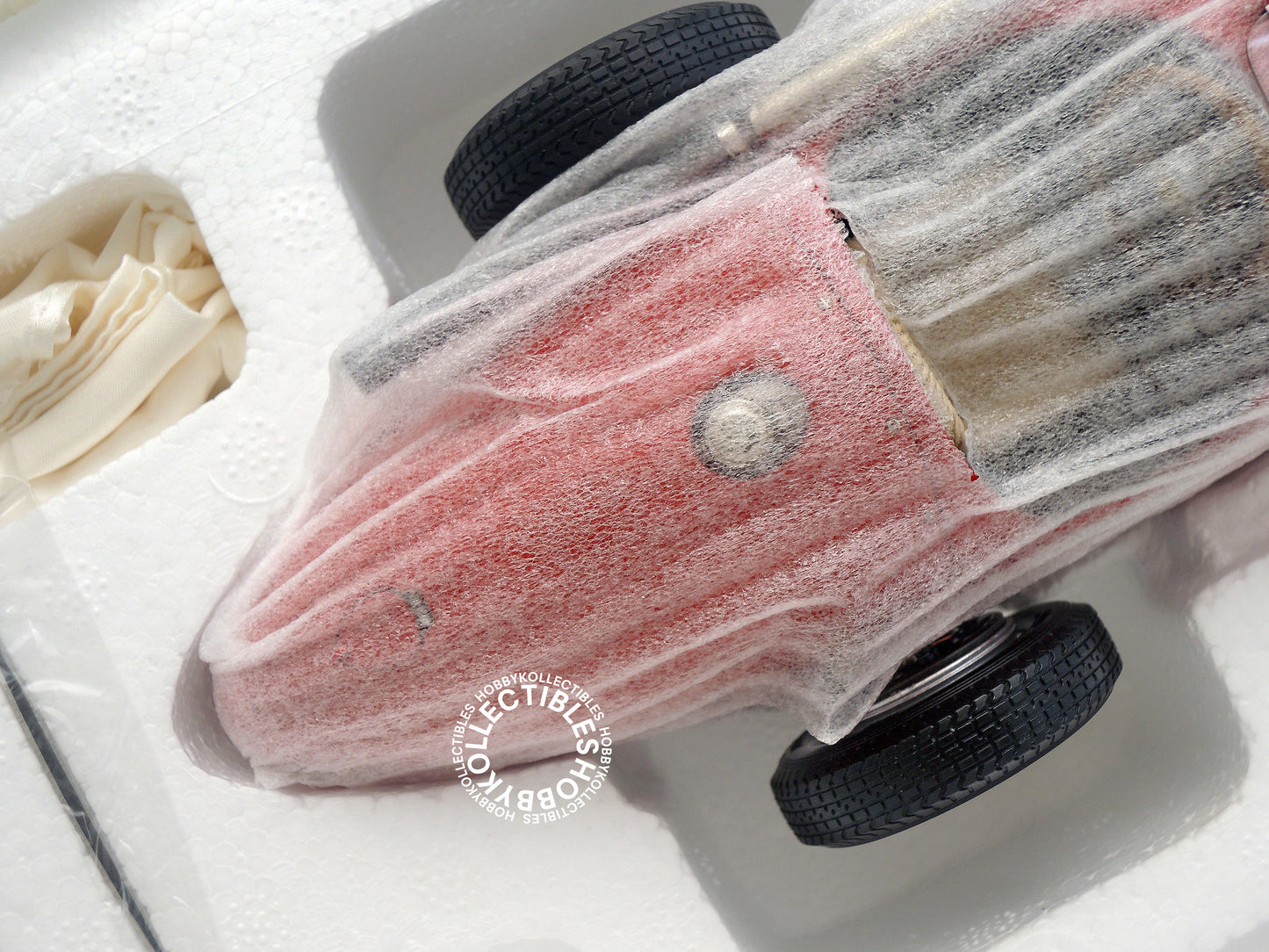 CMC 1/18 Ferrai 500 F2 M-056 Diecast Model Car (Minor Issue)