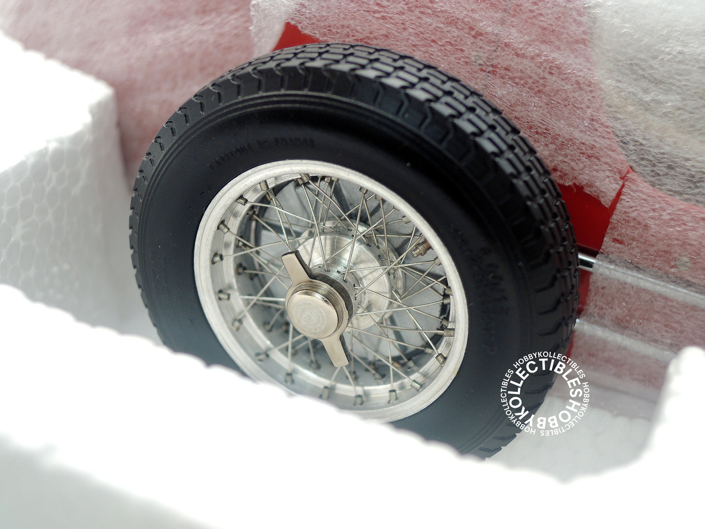 CMC 1/18 Ferrai 500 F2 M-056 Diecast Model Car (Minor Issue)