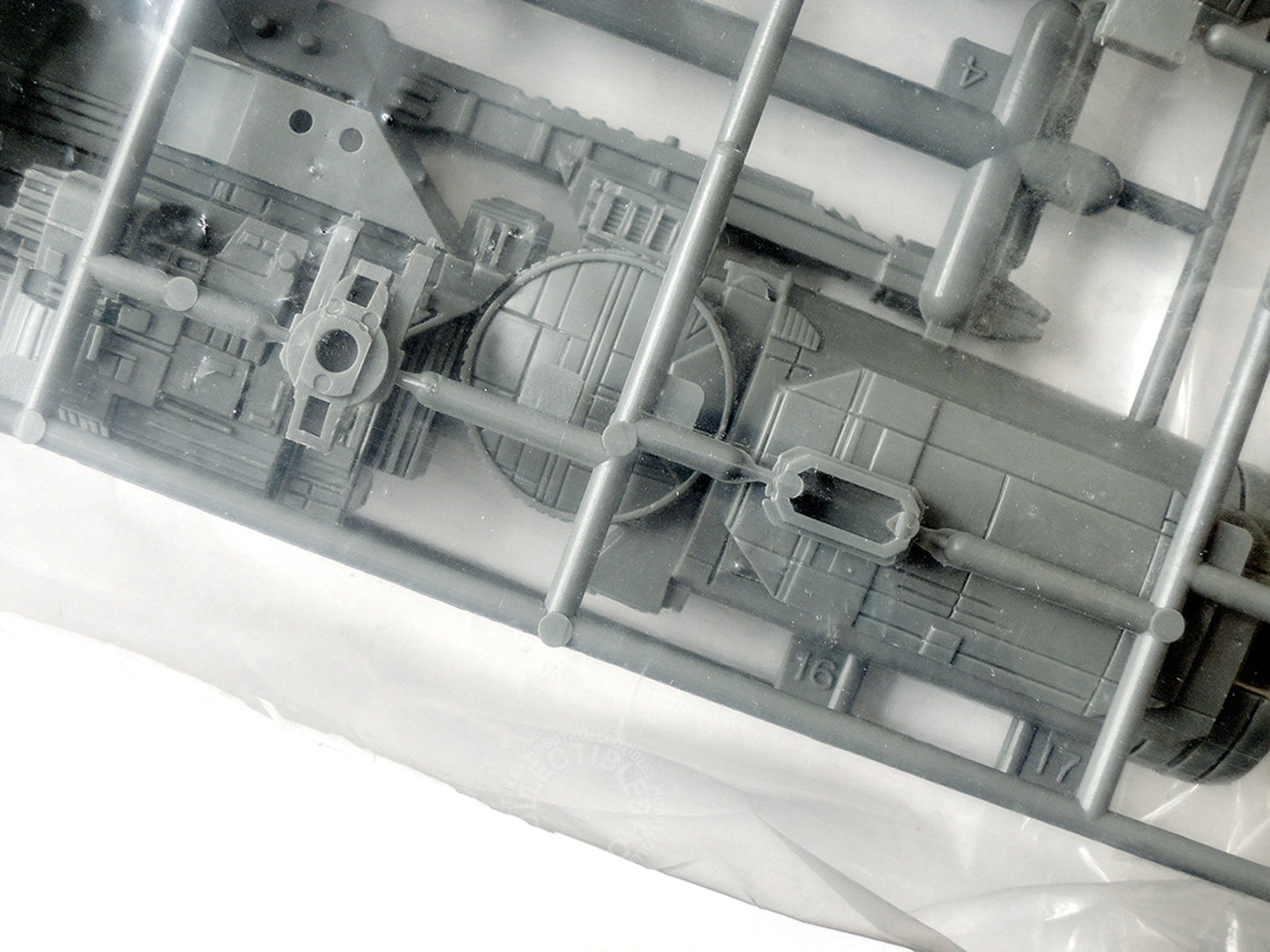 Halcyon Movie Classics Vintage Alien 3 1/2400 Sulaco Model Kit