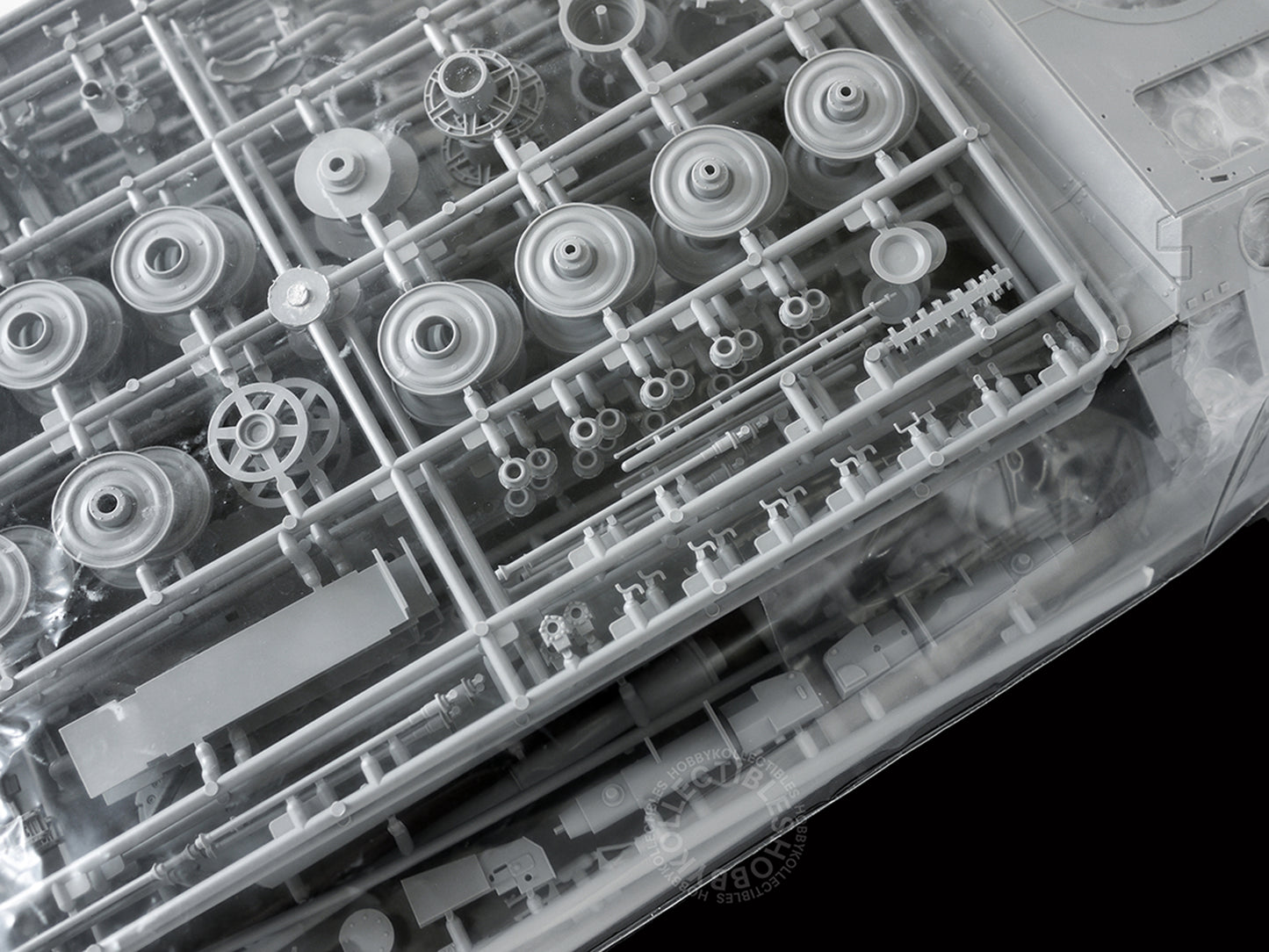 Hasegawa 1/35 King Tiger [ Henschel Turret ] Tank Plastic Kit Limited Edition
