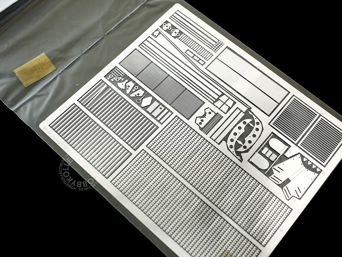 MFH 1/20 Ferrari 126CK F1 Full Detail Metal Model Kit K030