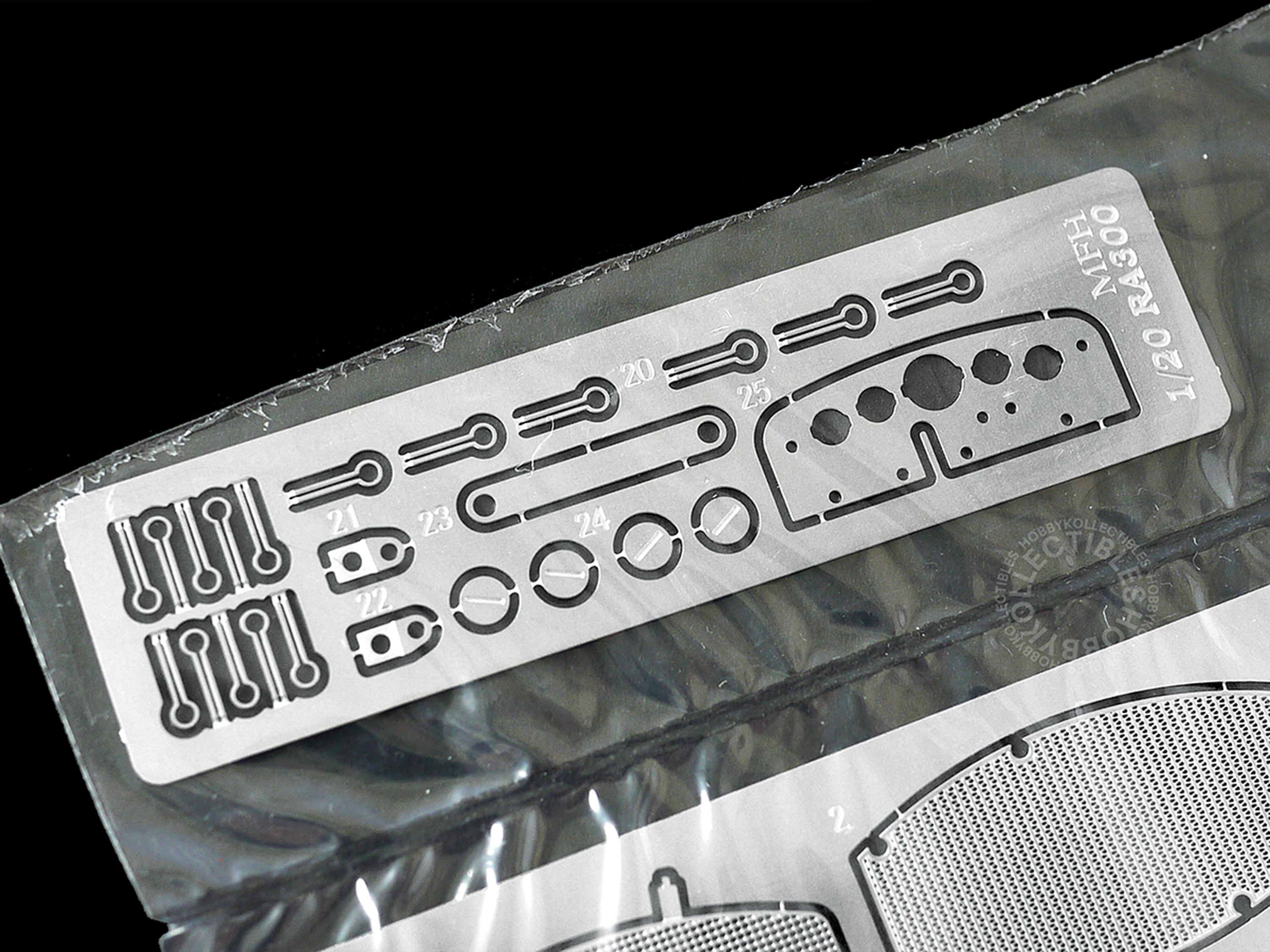 MFH Model Factory Hiro 1/20 Honda RA300 Full Detail Model Kit K320