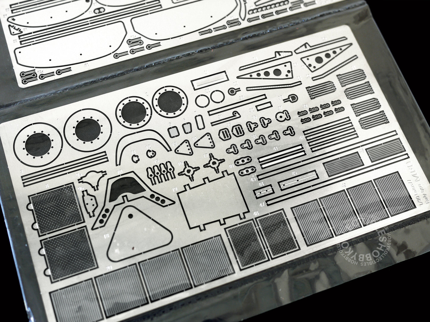 MFH  1/20 Lotus 77 Early Type Champion K252 Full Detail Model Kit