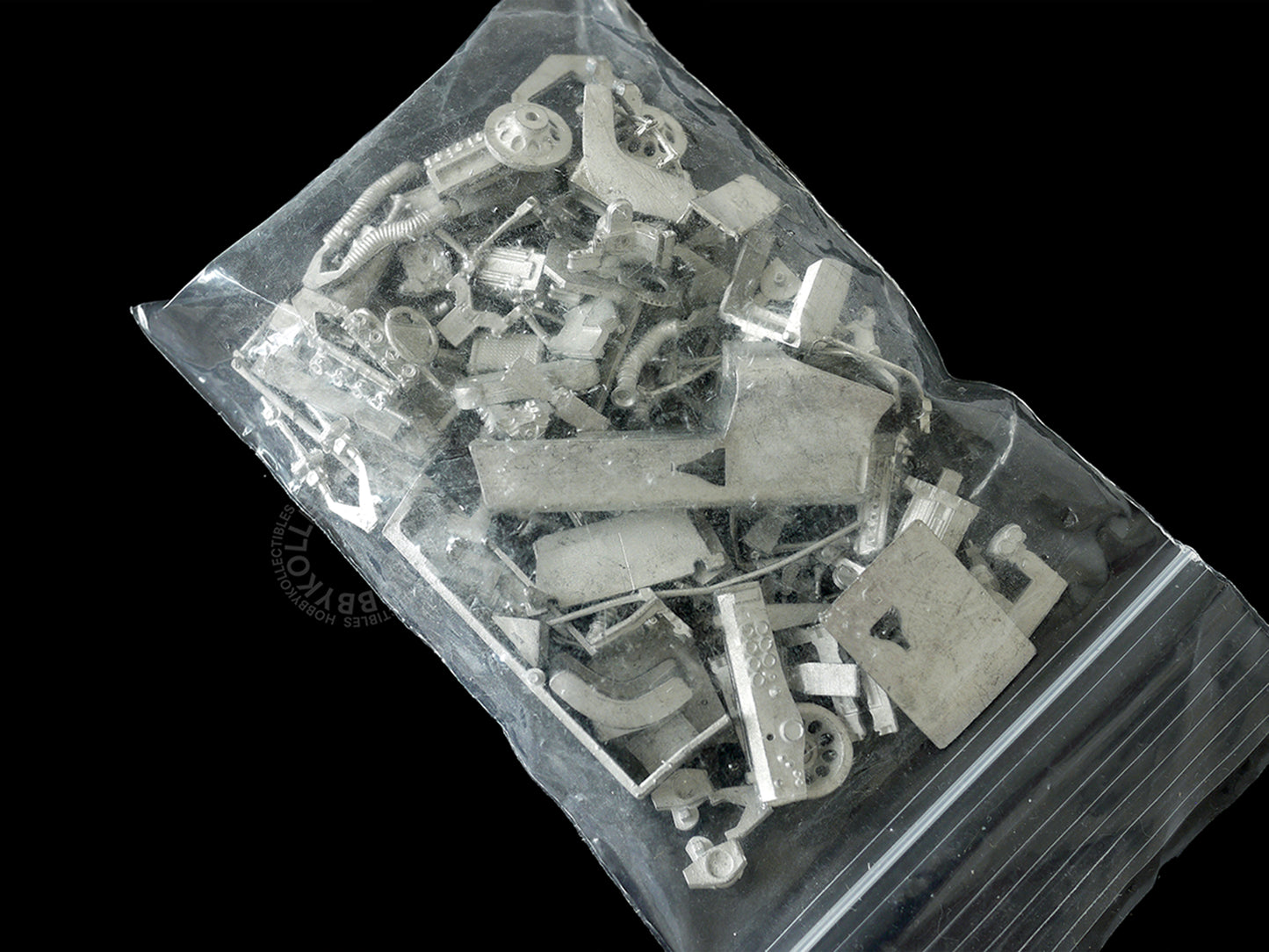 MFH 1/43 Alfa Romeo Tipo33/3 Long Tail Ver.A LM Racing Model Kit K474 (Restock)