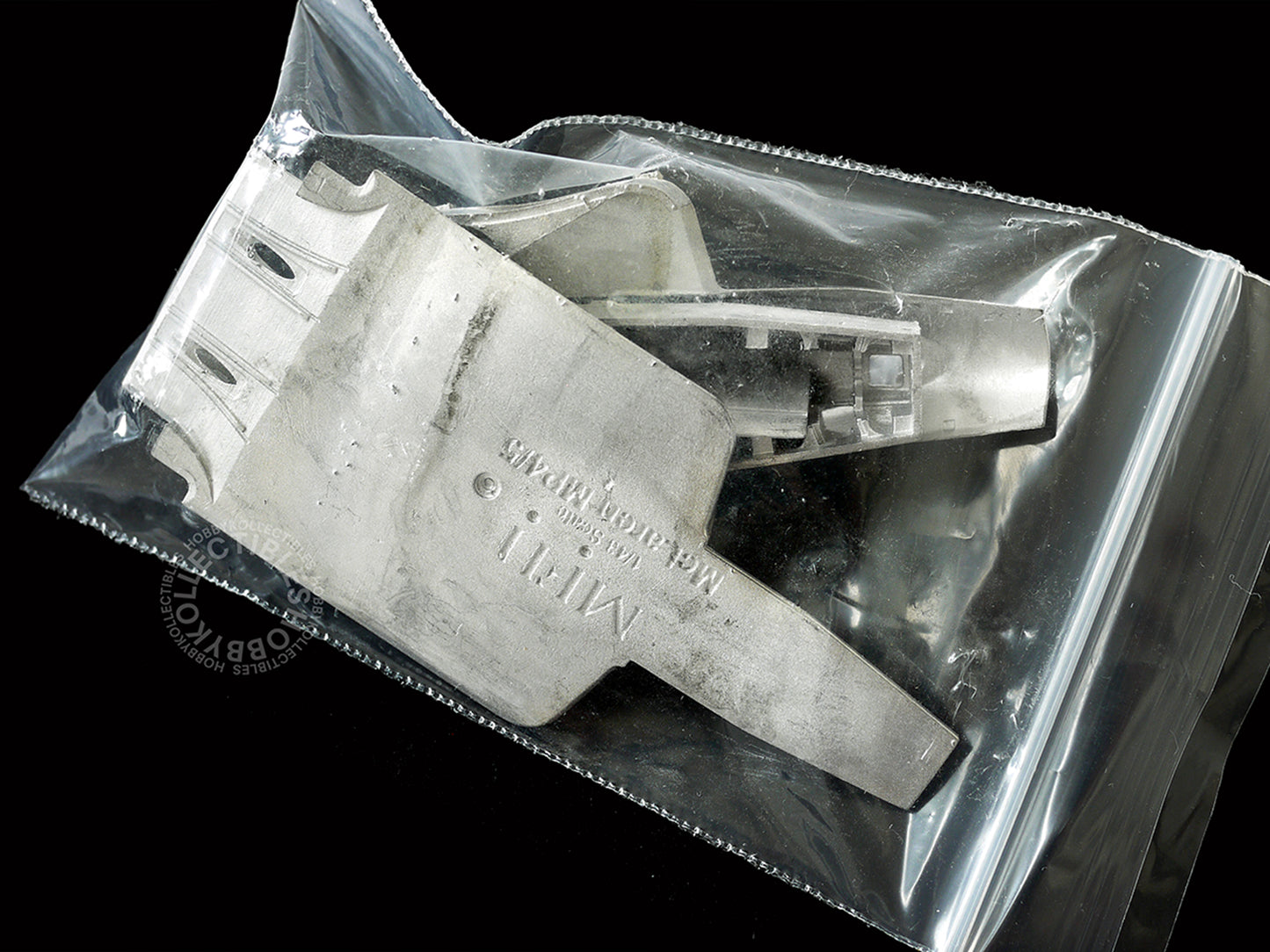 MFH Model Factory Hiro 1/43 scale McLaren MP4/5 metal chassis close up shot