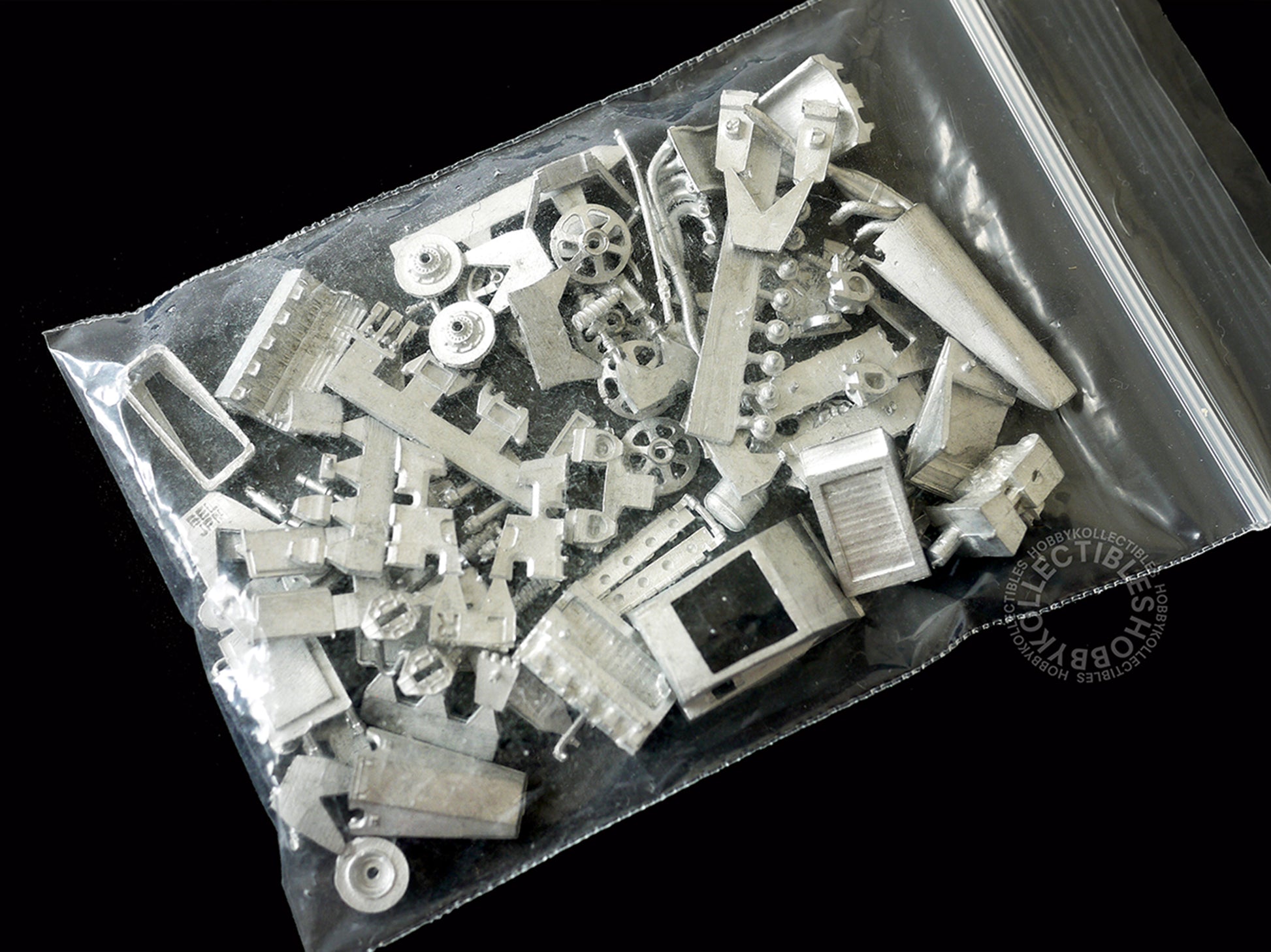 MFH Model Factory Hiro 1/43 scale McLaren MP4/5 metal parts close up shot