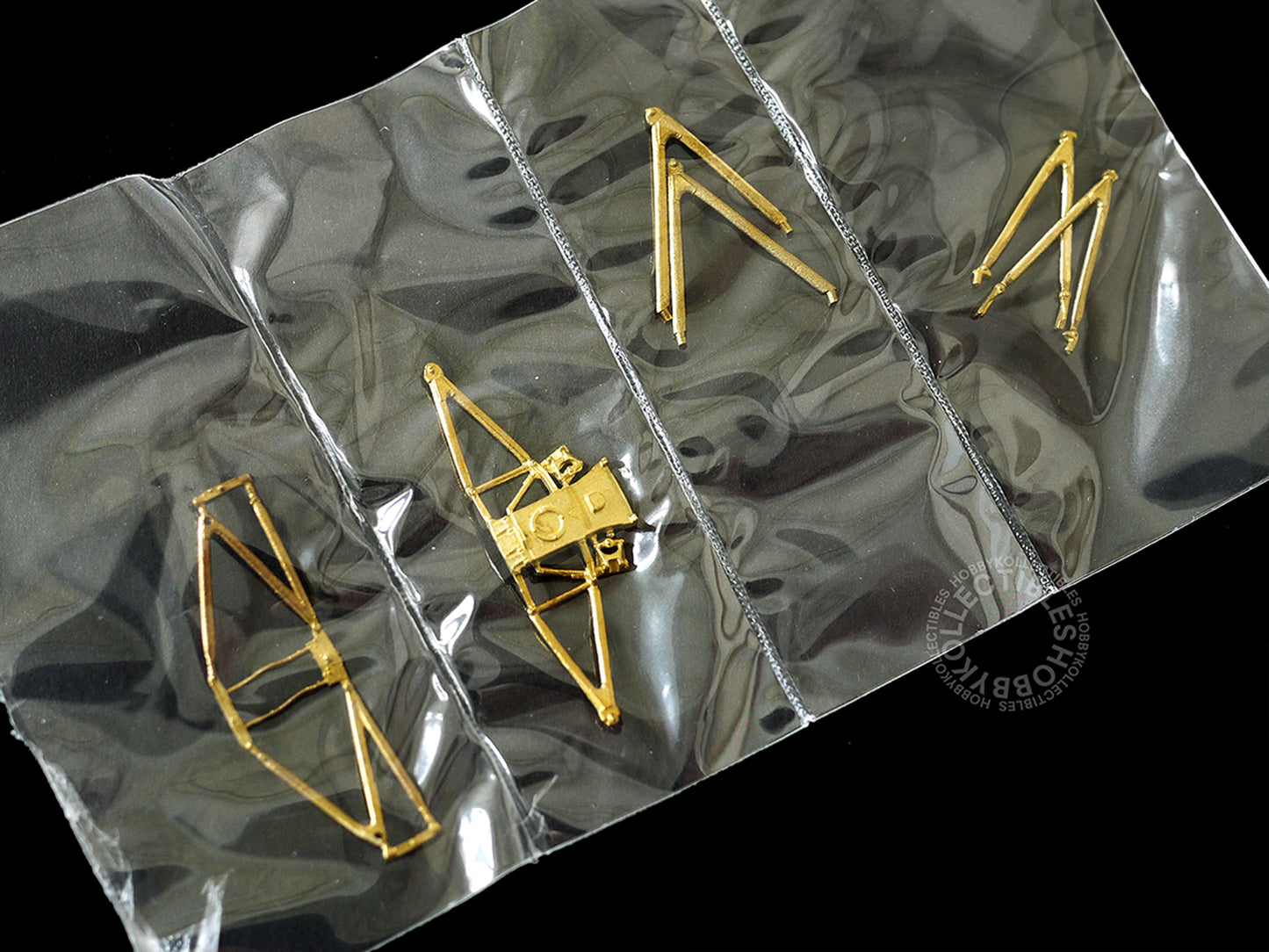 MFH Model Factory Hiro 1/43 scale McLaren MP4/5 metal suspension close up shot