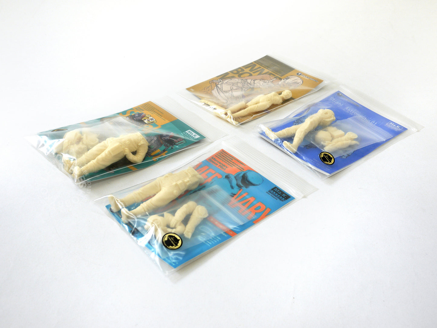 Lot of 4 x Honemits 1/20 Ma.K Figures Resin Kit Strahl Astronaut Pilot