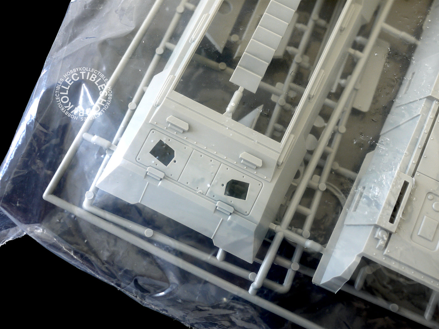 Modelcollect/Rocket Models 1/72 Fist of War German E-100 "Nothung" Model Kit