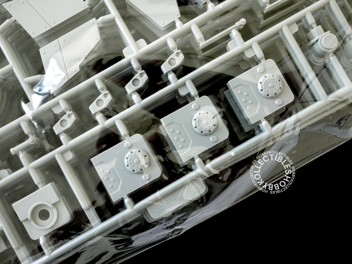 Modelcollect/Rocket Models 1/72 Fist of War German E-100 "Nothung" Model Kit