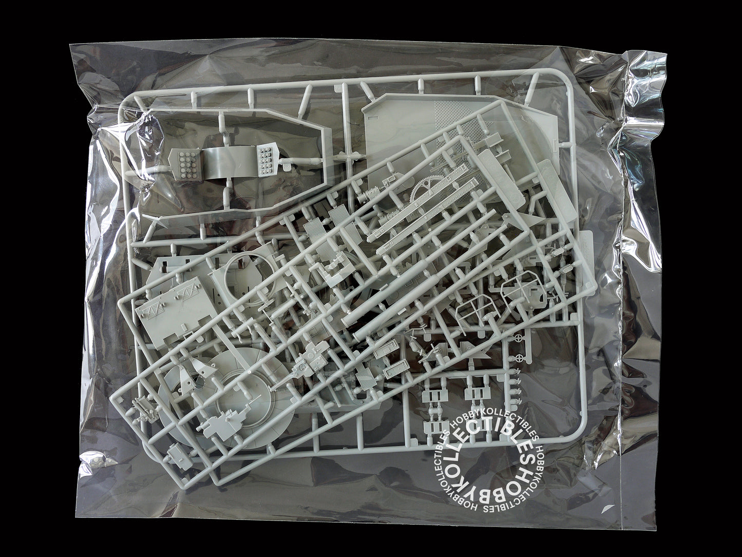 Modelcollect 1/72 Fist of War German E-100 Wotan Model Kit