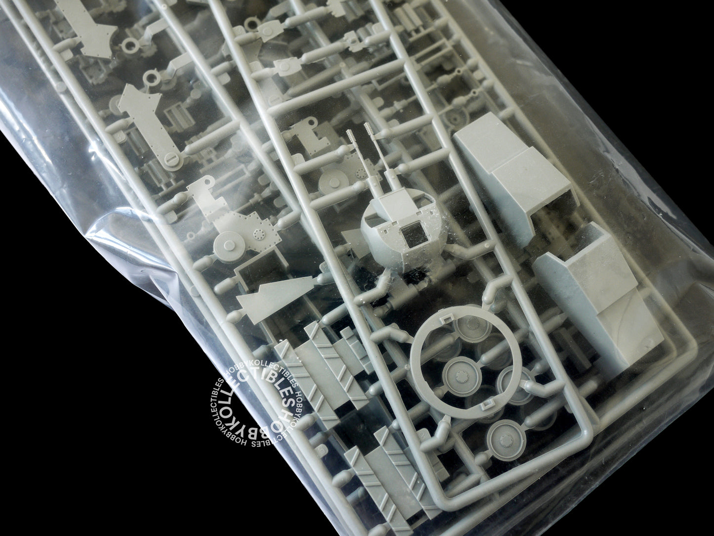 Rocket Model Fist of War 1/72 German E-75 Ausf. Vierfüßler Rheintochter R1